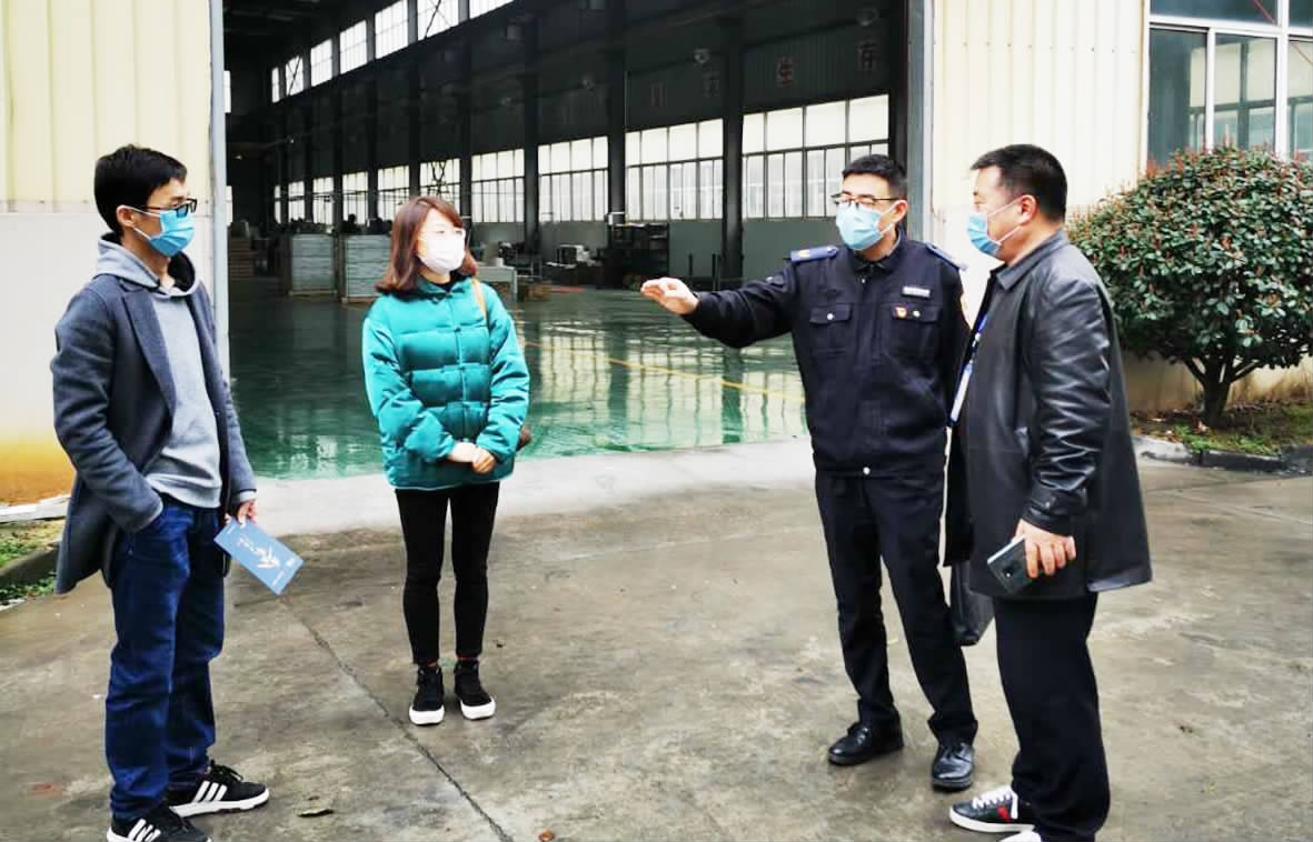 窮盡千方百計，一心為企紓困。胡慶華的駐企日記